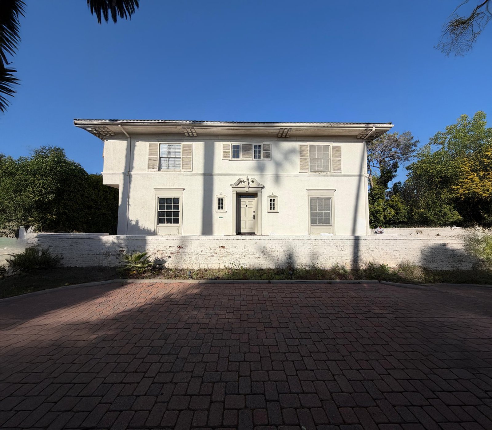 Historic Beverly Hills estate front facade
