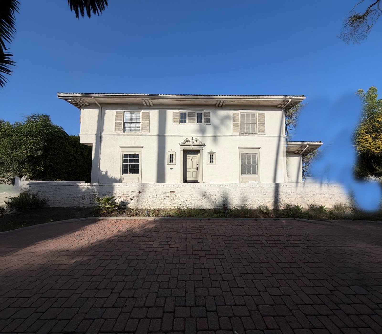 Original estate frontage